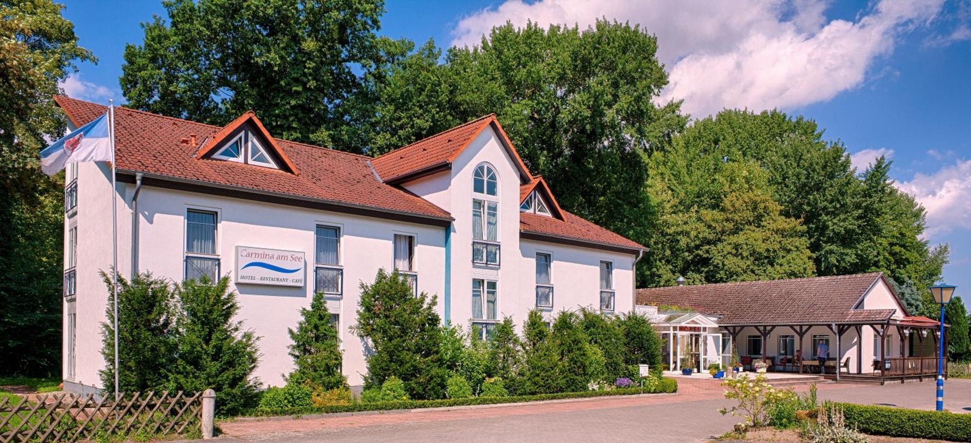 Carmina Am See Karnin  Kültér fotó