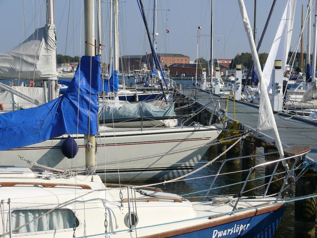 Carmina Am See Karnin  Kültér fotó
